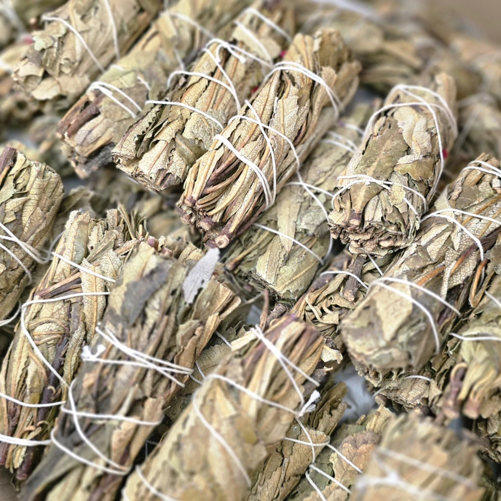 Svatá YERBA SANTA - Navibrovaný a energeticky očištěný vykuřovací svazek