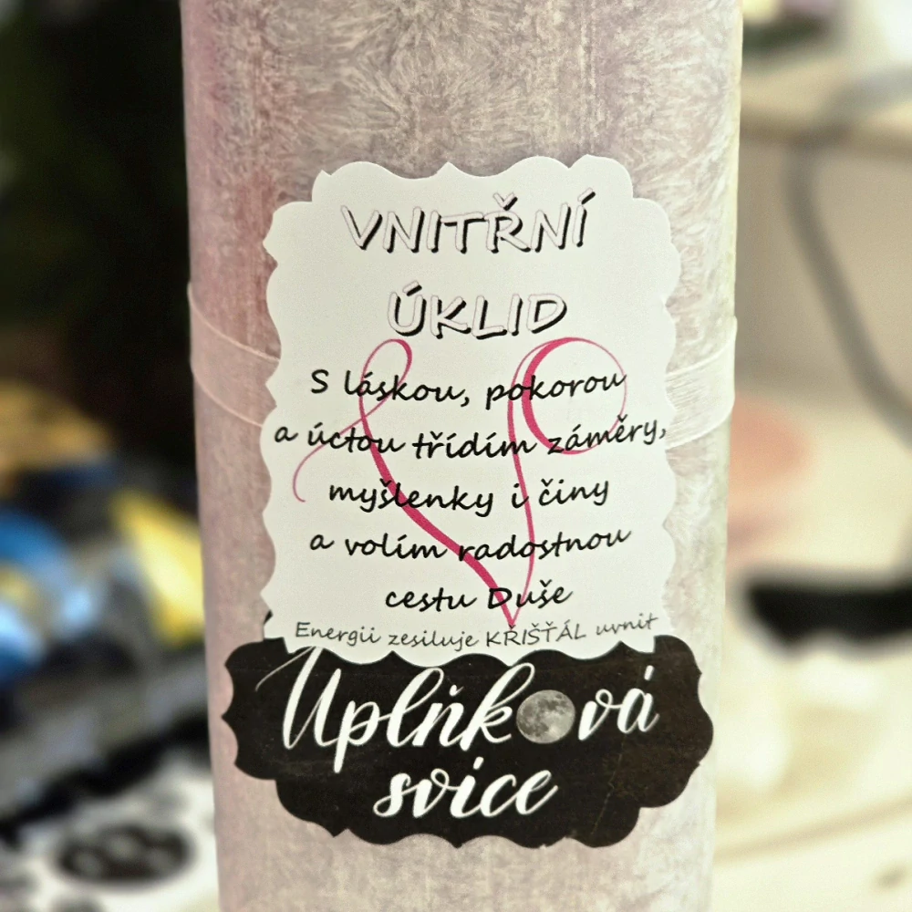 Energetická svíčka s křišťálem z Úplňku VNITŘNÍ ÚKLID
