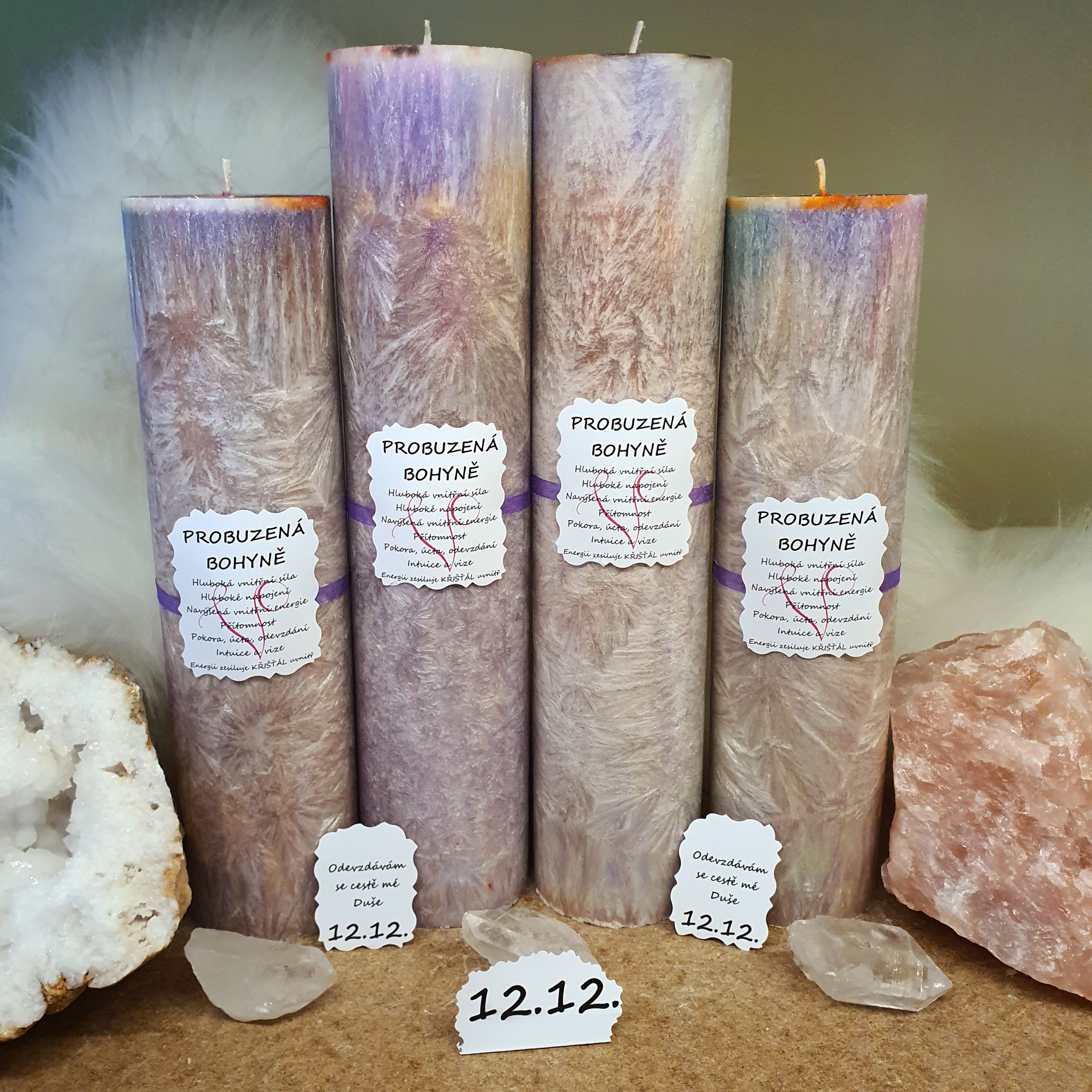Energetická svíčka s křišťálem PROBUZENÁ BOHYNĚ