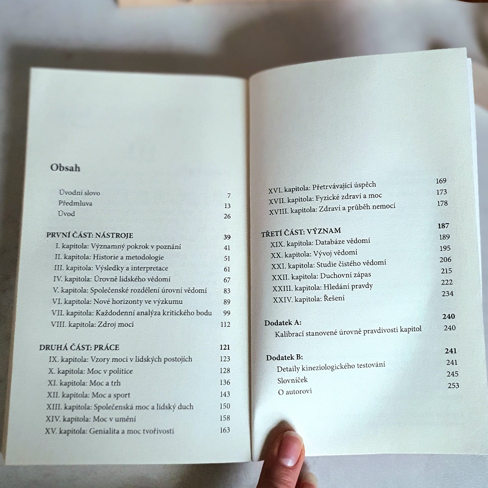 MOC A SÍLA - Kniha David R. Hawkins