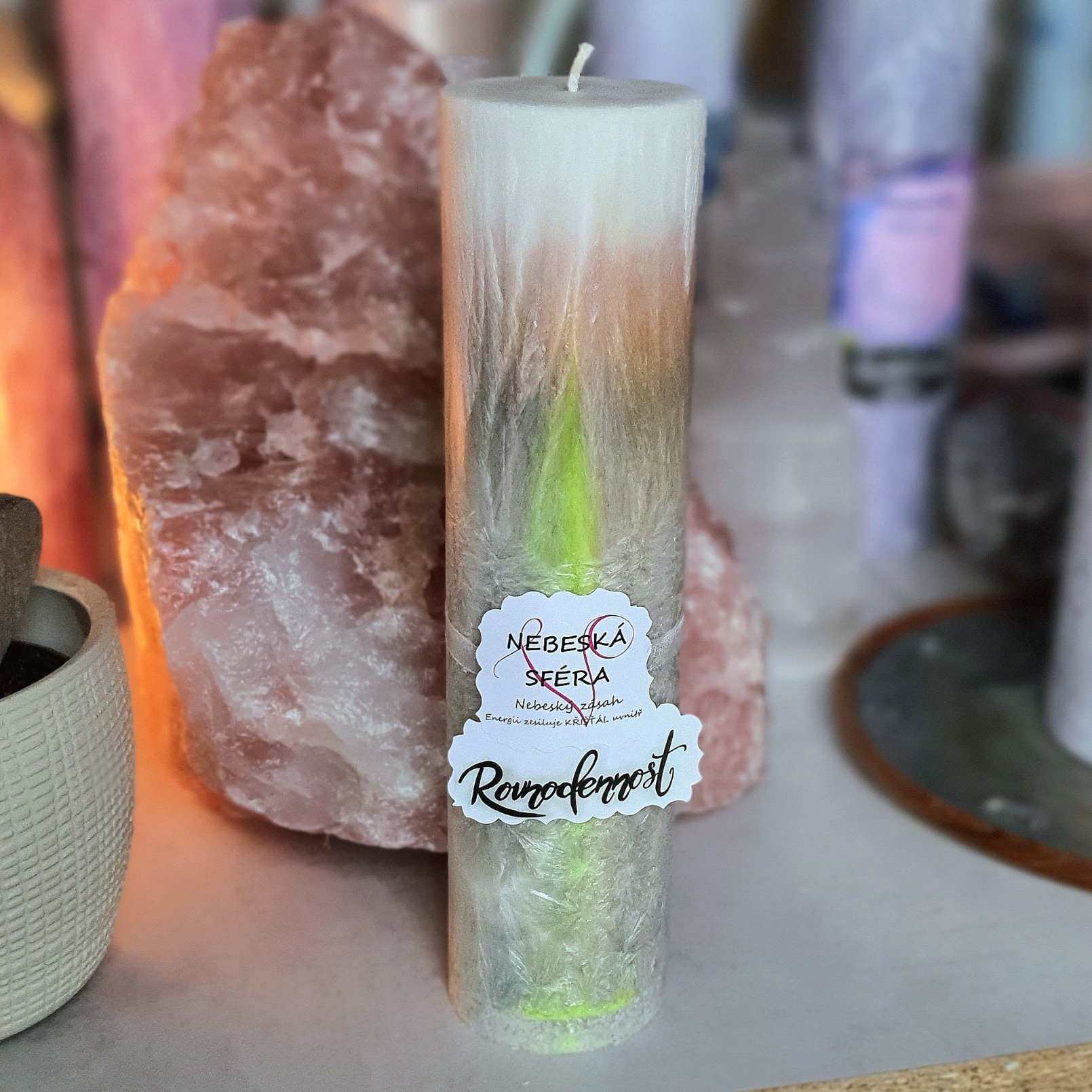 Energetická svíčka s křišťálem z Rovnodennosti NEBESKÁ SFÉRA