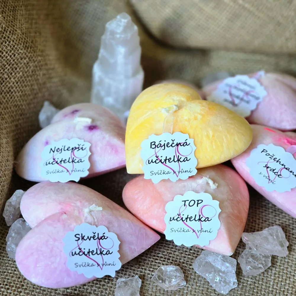 Energetická svíčka s vůní ve tvaru srdce SKVĚLÁ UČITELKA