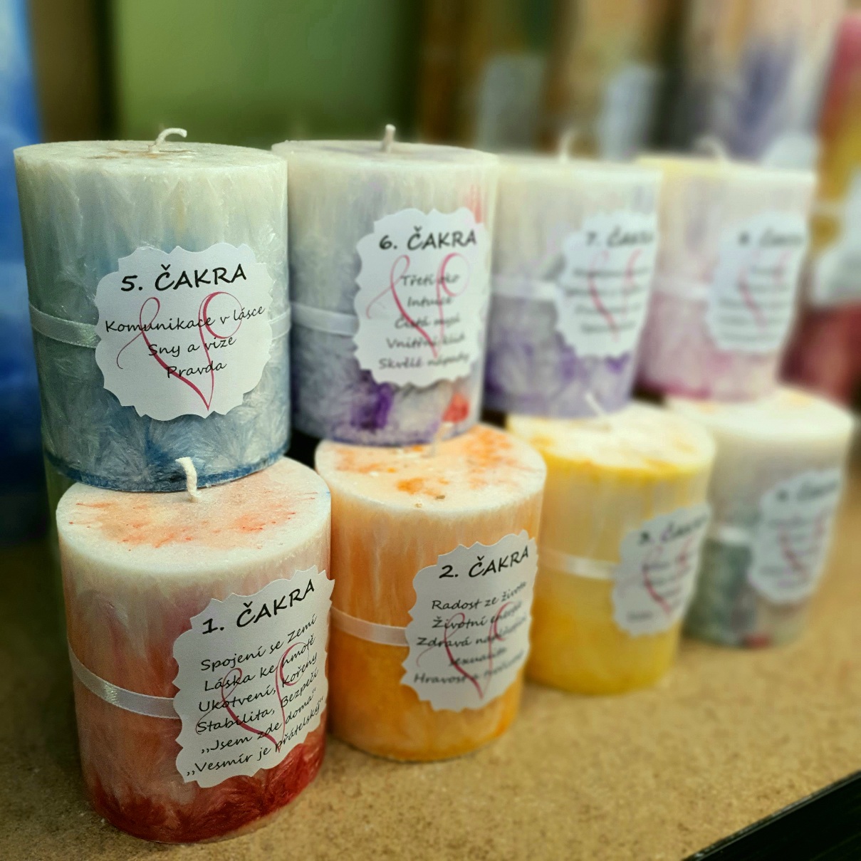 Energetická svíčka s křišťálem ČAKROVÁ SADA - 8ks