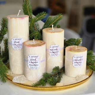 Adventní sada svíček BOHATÝ ZLATÝ ADVENT s křišťálem na speciálním skleněném epoxy podnose Bohatství