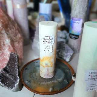 Energetická svíčka s křišťálem z 11.11. DAR DUCHOVNÍ INSPIRACE